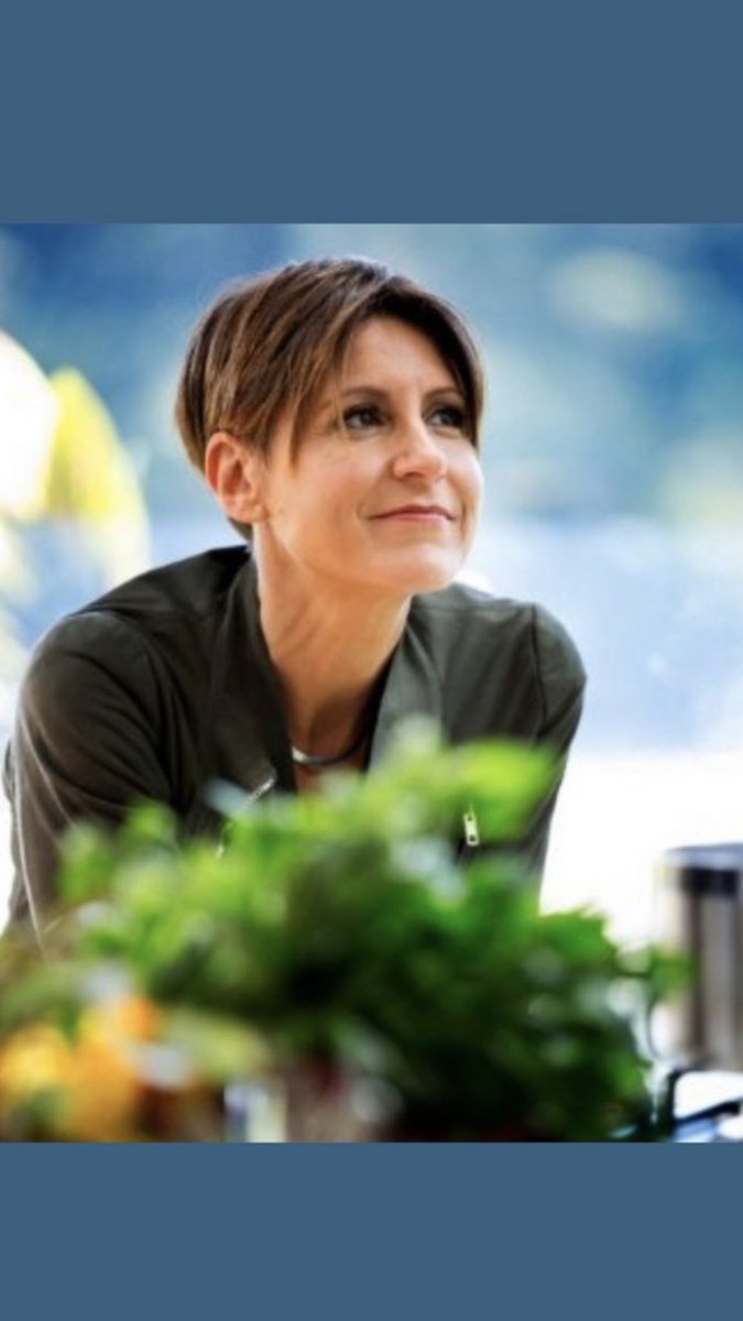 lorrainemary59's tweet image. Instead of her &amp;amp; her &amp;amp; her, we are stuck with them @abcnews 😡
#NotOurABC