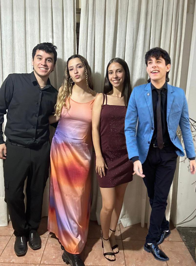 inesramella's tweet photo. #5YearsChallenge @RodriOtero @CostantinoSofii @agusleonard1 (a la distancia) https://t.co/jPmEjxkTw7