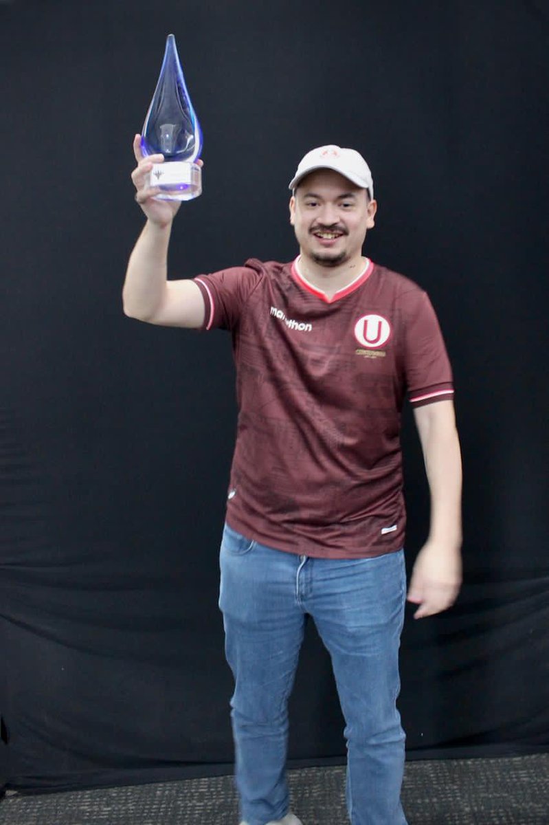 smagicseries's tweet photo. Guillermo Loli de Perú 🇵🇪 es el gran campeón del Regional Championship de la 5ta ronda de la South America Magic Series. ¡FELICITACIONES AL GANADOR! 🏆 Directo al Pro Tour de #MagicTheGathering #mtgsams #mtgpioneer #SAMS @wizards_magic https://t.co/N3dstIhWsZ