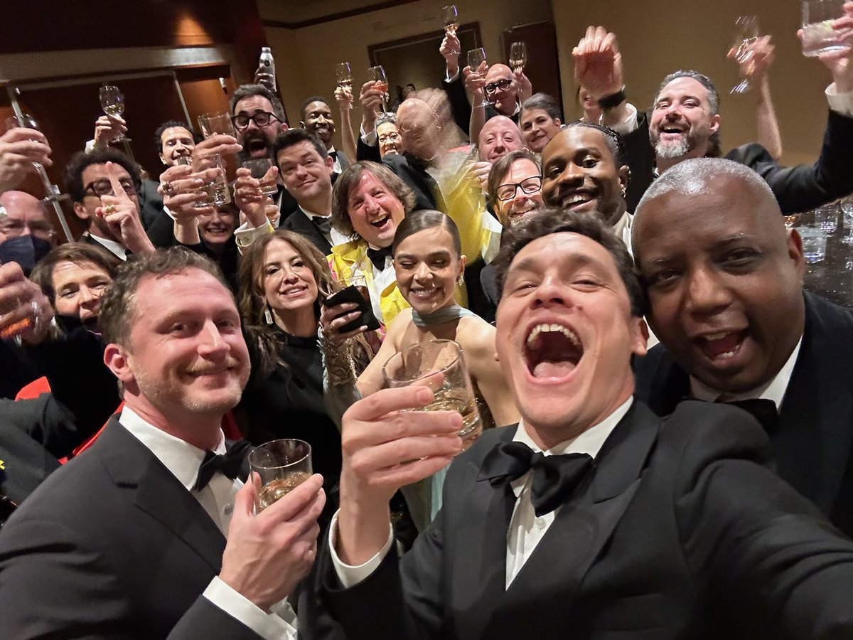 DANIELPEMBERTON's tweet photo. Team #spiderverse post #oscars awards hitting the bar..

This is the real win….! https://t.co/S4IEjzxxNu