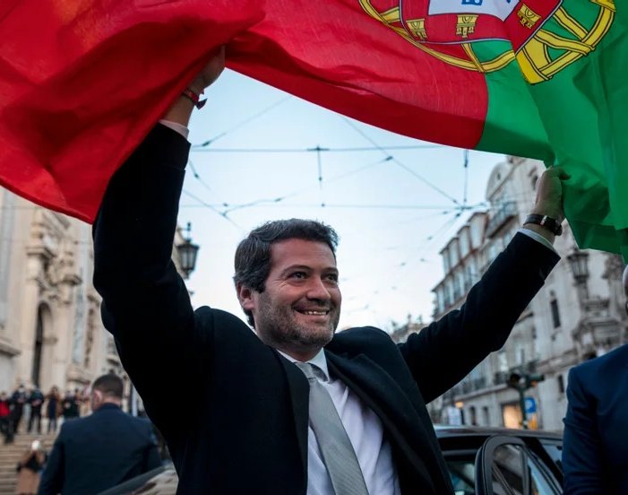 🇵🇹 1.1 milhões de votos. 46 deputados.

A lutar:
-Contra o socialismo
-Contra a corrupção
-Contra a ideologia LGBT woke
-Contra a imigração descontrolada
-Pelo orgulho nacional
-Pela diminuição de impostos
-Pela dignidade de idosos e ex combatentes

HOJE FAZ-SE HISTÓRIA!! 🇵🇹