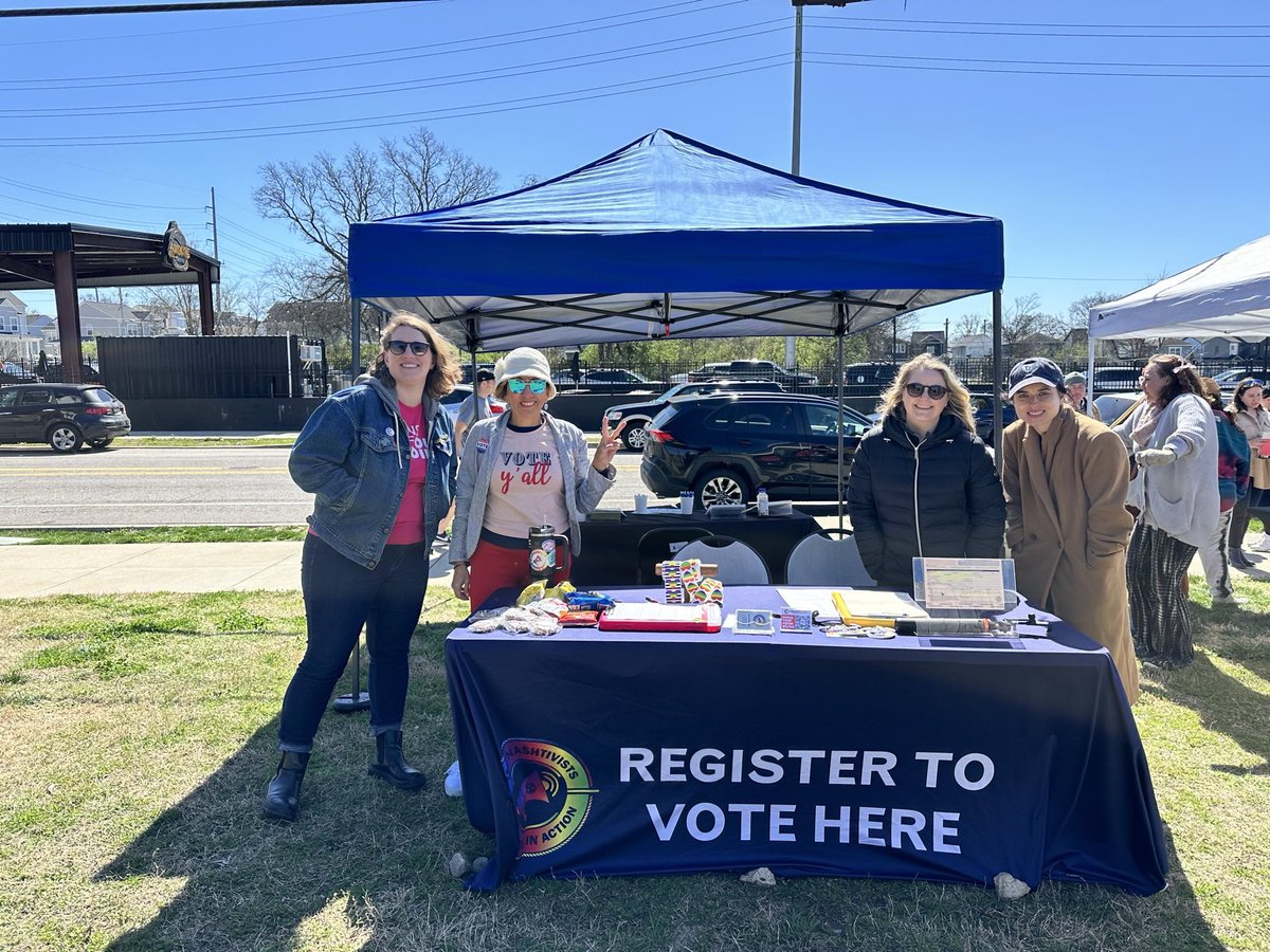 nashtivists's tweet photo. East Nashtivists were out registering voters today at the @southerngrist Women’s Market. Thanks to all our wonderful volunteers! #UnitersInAction #VoteReady #Nashville https://t.co/PCiKhYiceH