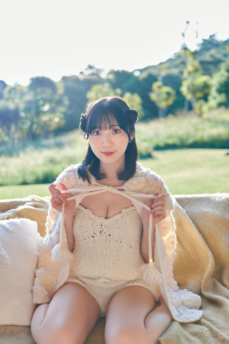 豊田萌絵 写真集『moe』【公式】 on X: 