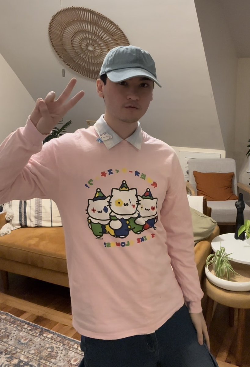 WoolBool's tweet image. Clown cat shirt kinda slays