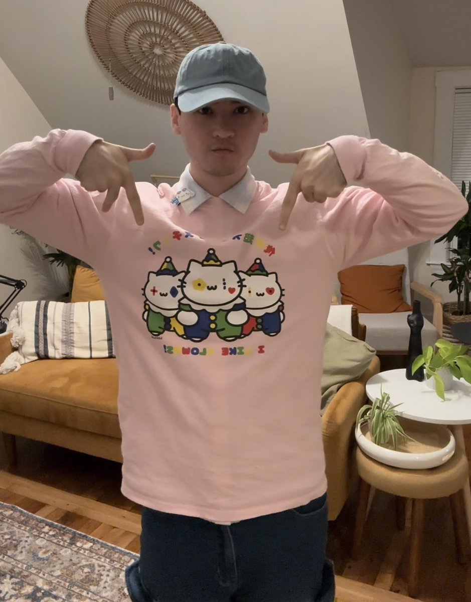 WoolBool's tweet image. Clown cat shirt kinda slays
