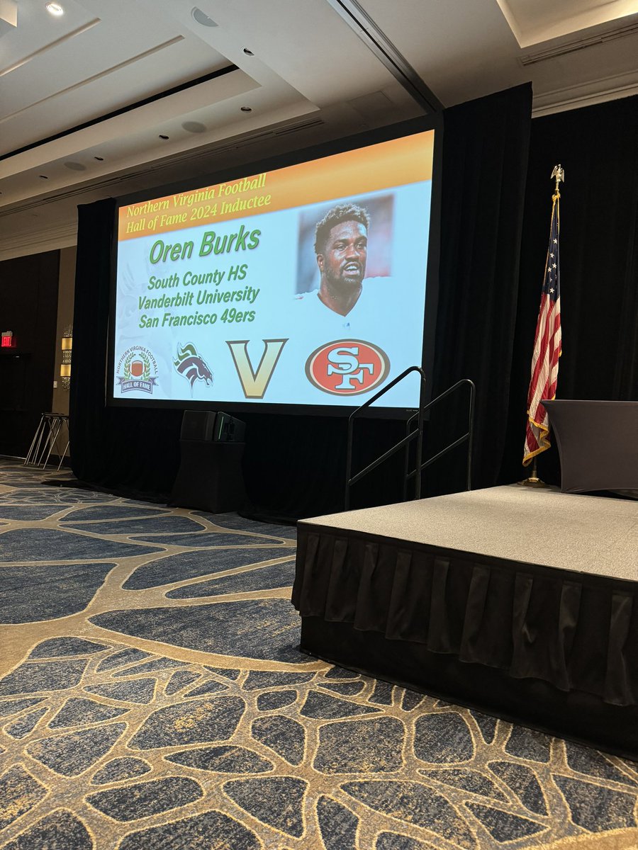 Congratulations to <a href="/BangTimeBurks/">Oren Burks</a> who was inducted into the Northern Virginia Football Hall of Fame today! A great player and inspirational leader. 

<a href="/SoCoFootball/">Stallion Football</a>