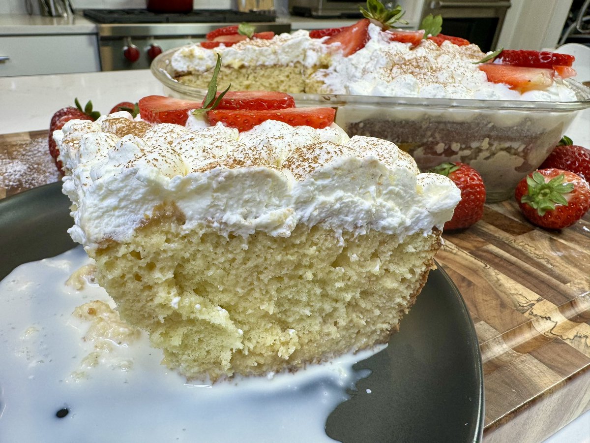 MiShowdeCocina's tweet photo. HOW TO MAKE A DELICIOUS "TRES LECHES" STEP BY STEP!
https://t.co/AGz4opVMjA https://t.co/oEmG42bVil