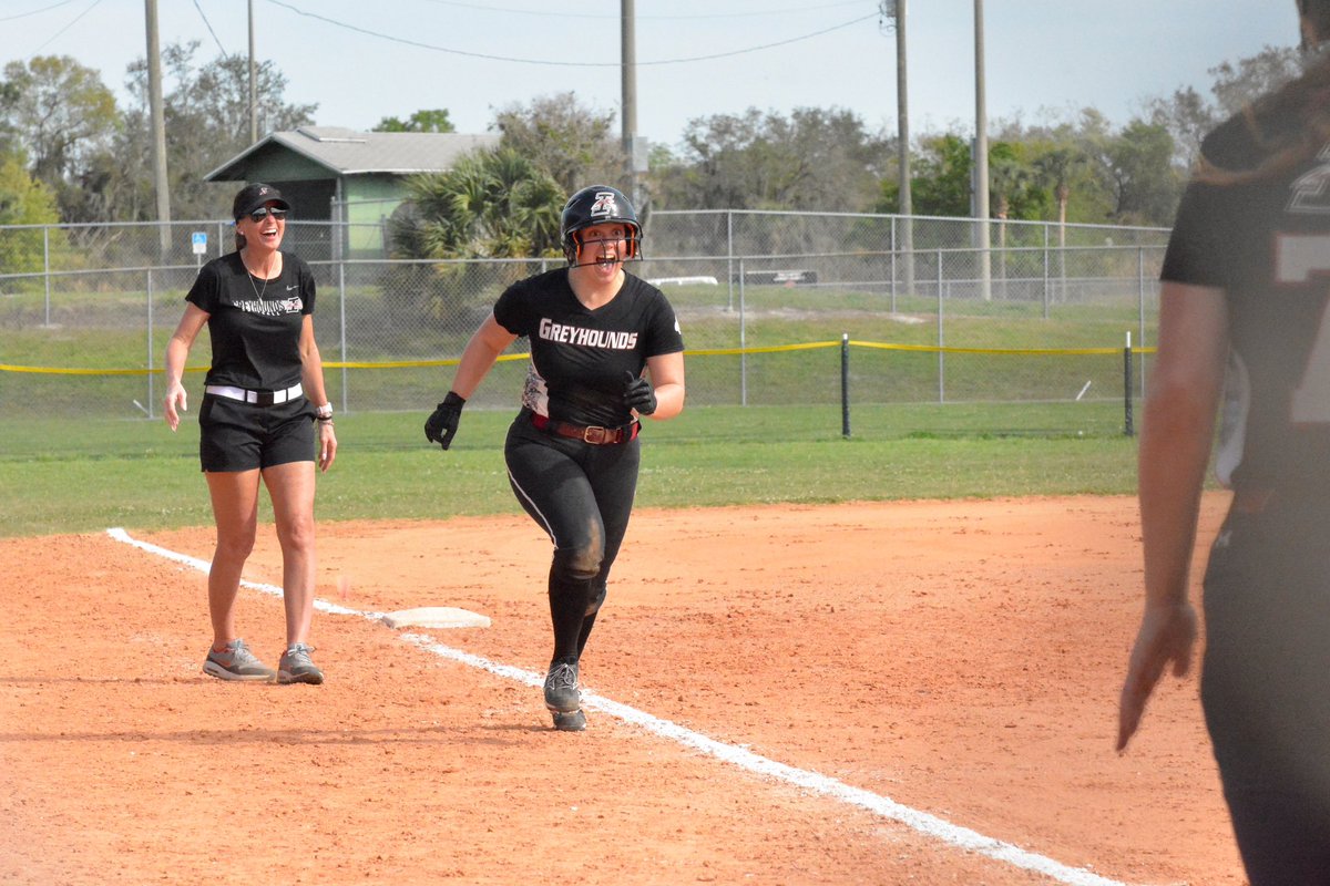 Travis M. Smith tweet media