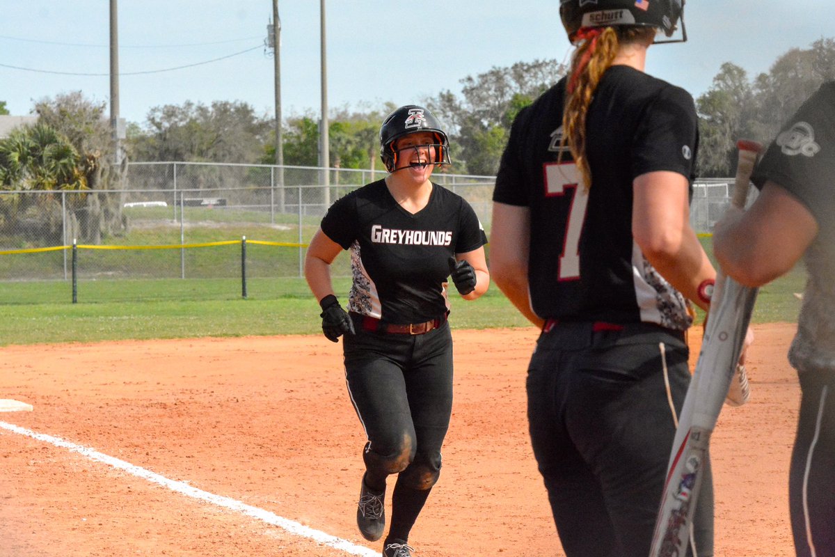 Travis M. Smith tweet media