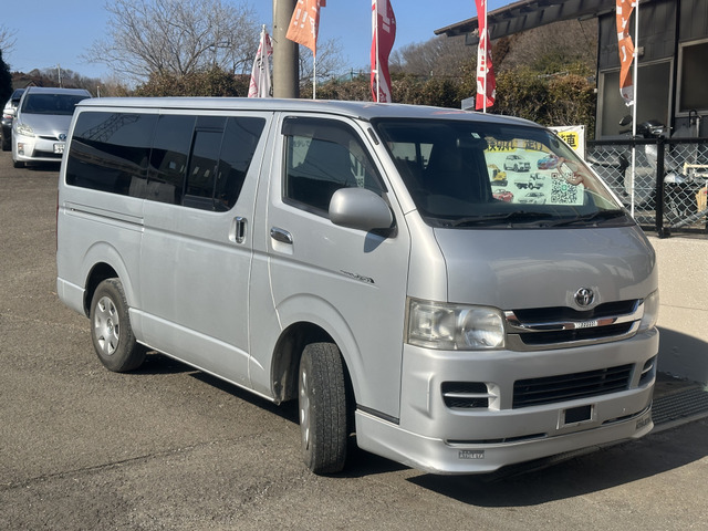 homelander_4's tweet photo. ハイエースバン 1年保証付 4WD ETC Tベルト交換済ローン対応可 (頭金0円、月々5千円から可、最低金利、) 下取り可 110万円  #分割 #自社��ーン #オークション代行 #車売ります #車買います #車 #愛車 #車好き #車好きと繋がりたい #ハイエース #ハイエースカスタム #KDH #TRH #カスタム車 https://t.co/EILNqi76K3