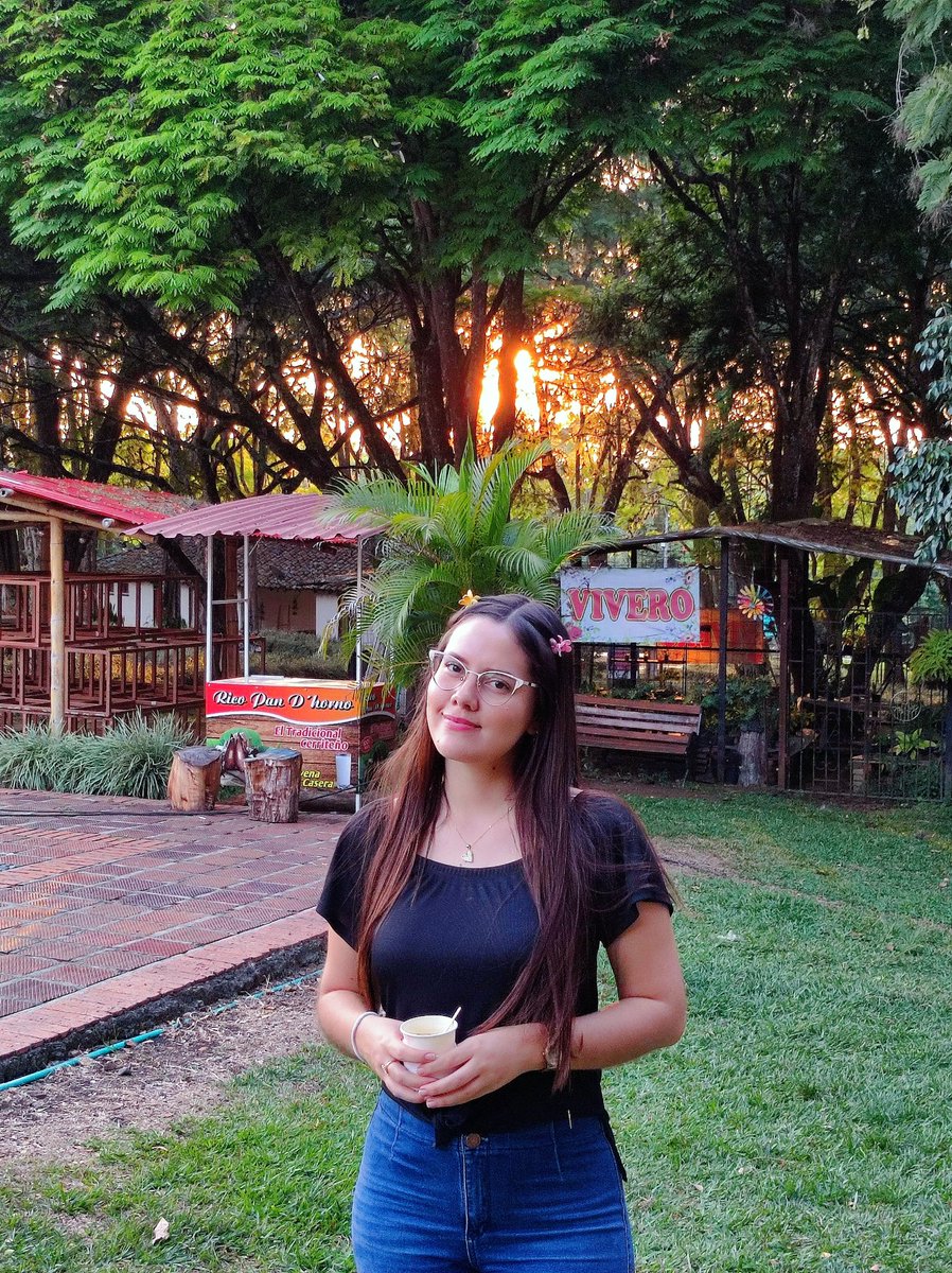 catxth's tweet photo. Por allá con el sol 🌤️ https://t.co/GaBbKiaKeI