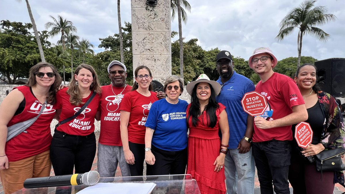 rweingarten's tweet photo. Today, hundreds of educators, professors &amp; families joined @UTD_AFT1974 for the #MarchforEducation in Miami, FL and I joined them to make it clear to every educator, paraeducator, university staff, and every student that we have one commitment: lifting up the future. https://t.co/EVownZRZsu