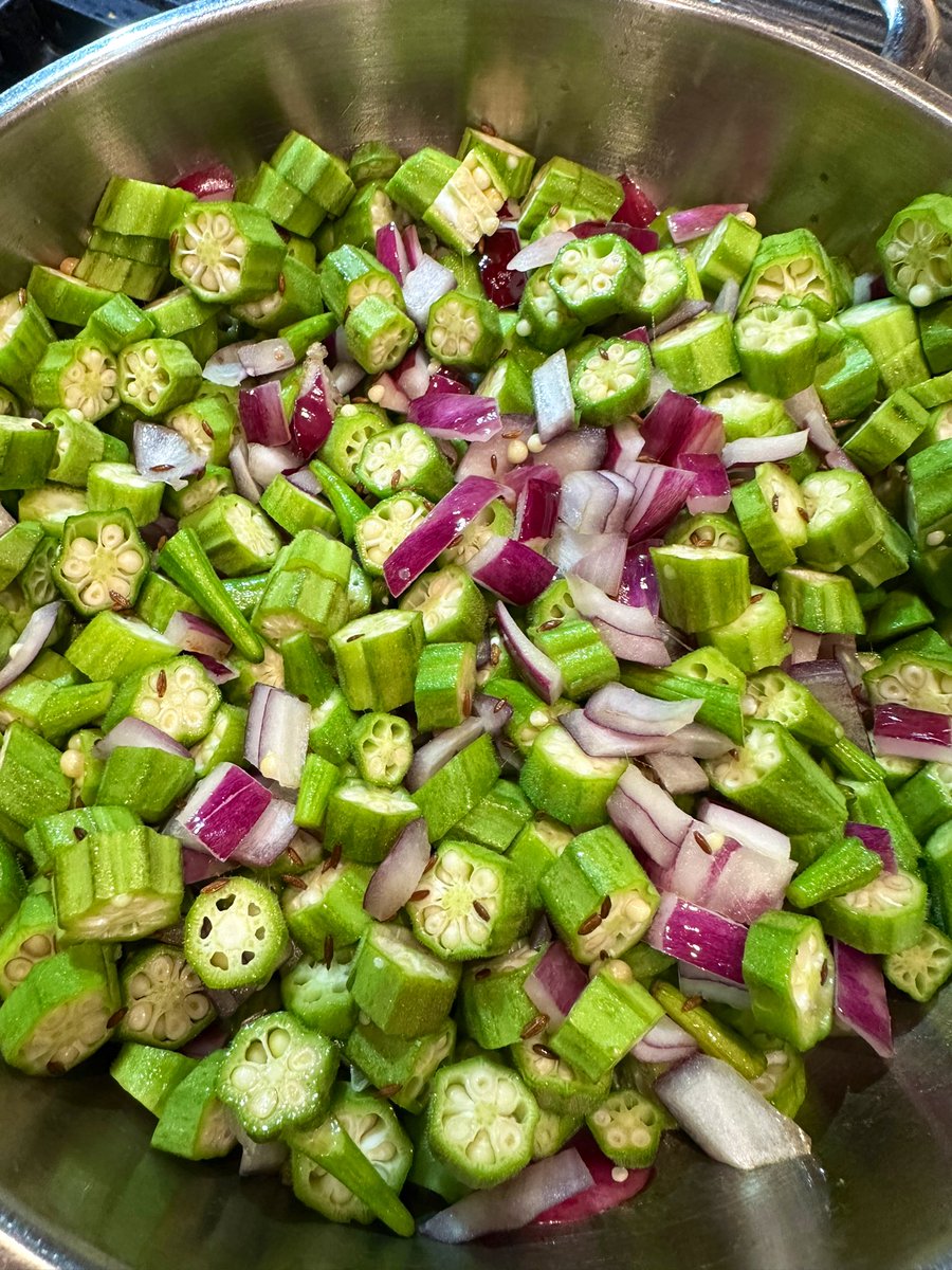 free_style_chef's tweet image. Got room for some okra on your dinner plate? 

#twittersupperclub 

#okra #bhindi #indianfood #sabji #onions #dosa #dahi #foodie #dinner