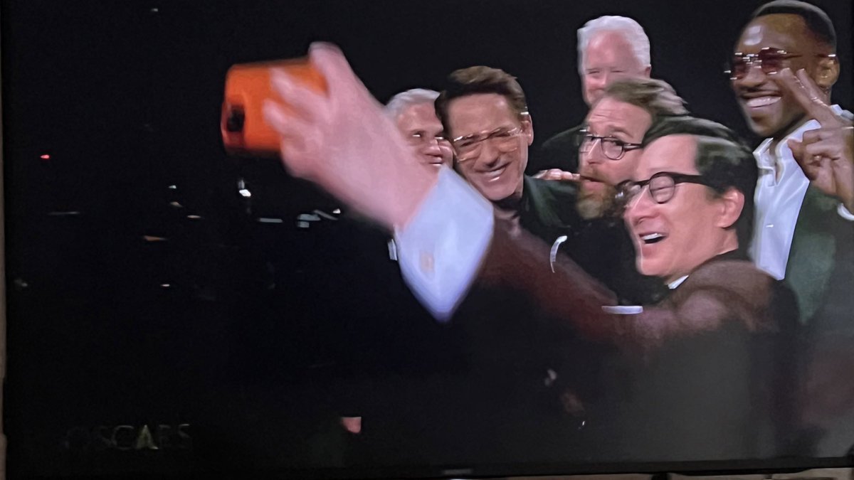 New iconic selfie about to drop. #Oscars