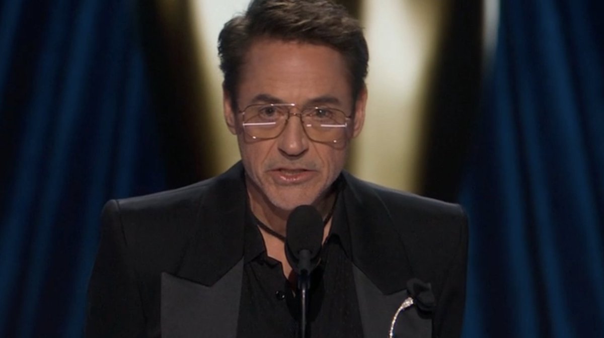 HugoGloss's tweet image. Nessa temporada de premiações, Robert Downey Jr. ganhou #Oscars, Globo de Ouro, Critics Choice, SAG e BAFTA por ‘OPPENHEIMER’. Esse é o primeiro Oscar dele. Merecido!