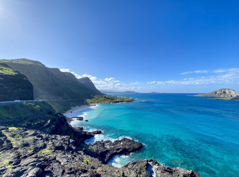 Every Hawaiian Island has its own original uniqueness about it. Enjoy finding that beauty on this funday Sunday! 🤩🏖️☀️🐠✌️ #beachday #onlyinhawaii #oahu #maui #bigisland #kauai #honoluasurfco #alohavibessince95