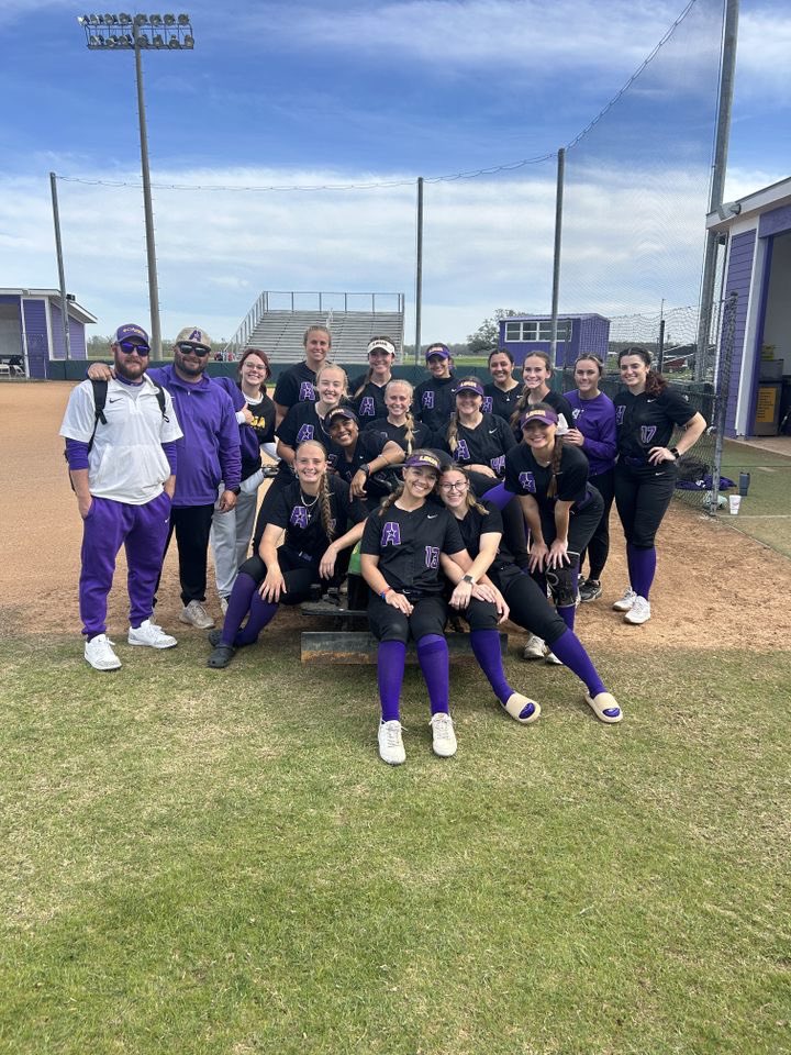 tpart25's tweet photo. Got the sweep 🧹🧹 currently 14-4 https://t.co/837oZ75jAF