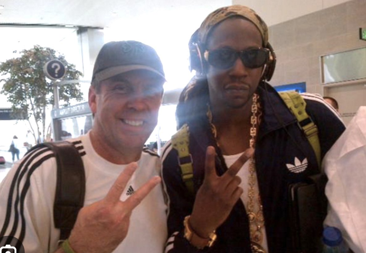 CoachMikeBrey's tweet photo. Reunited!   @2chainz  @ATLHawks  #TrueToAtlanta 
@CPSkyhawks https://t.co/4v7oZuFipW