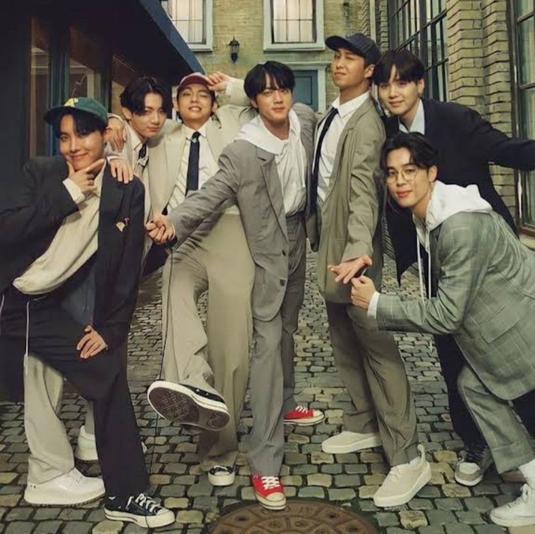 Nett_4everARMY's tweet image. I miss them so much. Drop an OT7 pic if you miss them too💜

#foreverarmy #myforeverartists #BTS