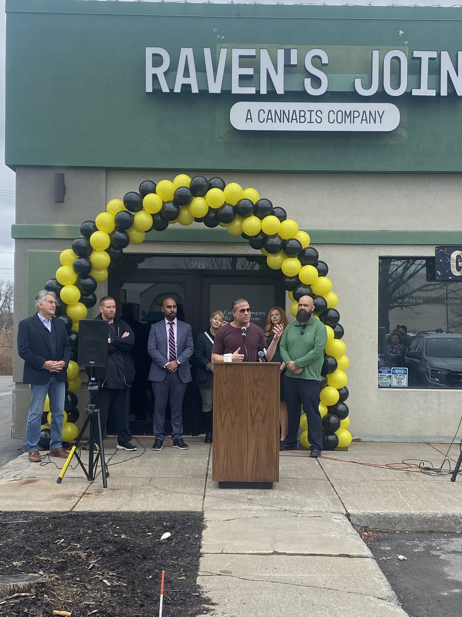 Ravens Joint grand opening today! Thanks for sliding thru <a href="/TherealRVD/">Rob Van Dam</a>