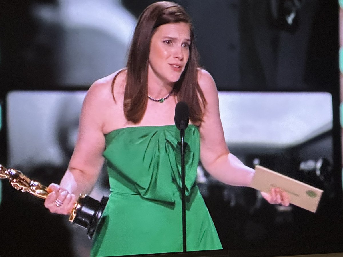 GraceRandolph's tweet photo. #Oppenheimer wins
Best Editing 

This woman gave a fabulous, very real speech 

#JenniferLame 

#Oscars https://t.co/GNLIYkSCvr