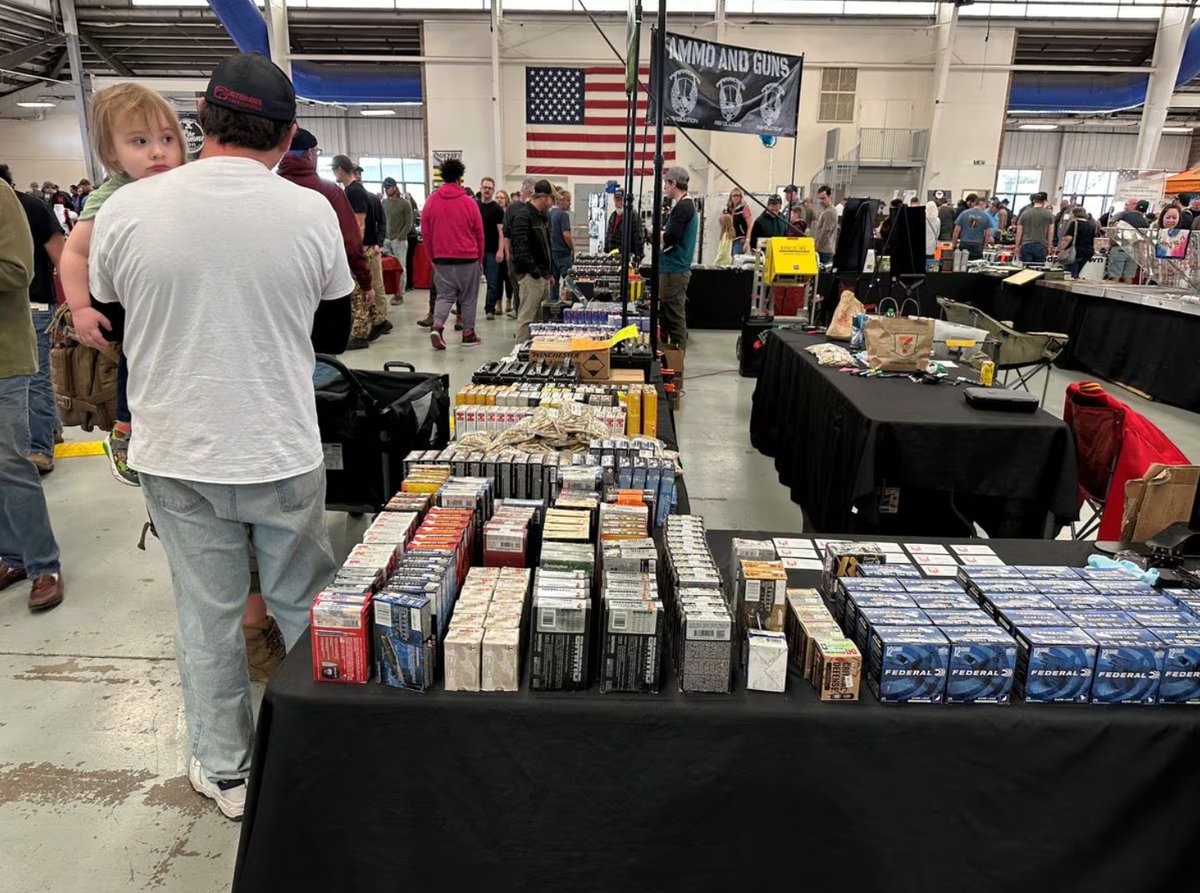 ObserveWest's tweet photo. The number of "doomsday preppers" in the US has doubled since 2017 to about 20 million amid fears of disaster and political instability. The "Survive and Prepare" exhibit reflects the concerns of millions of Americans who no longer feel they can always rely on the government.#US https://t.co/3fGq5FYiDP