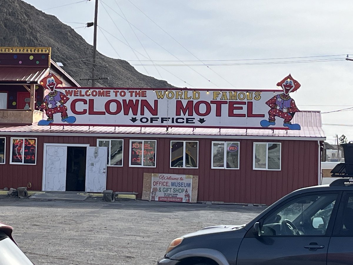 Stopped for pics at the “World Famous Clown Motel” in Tonopah, NV! 😎
