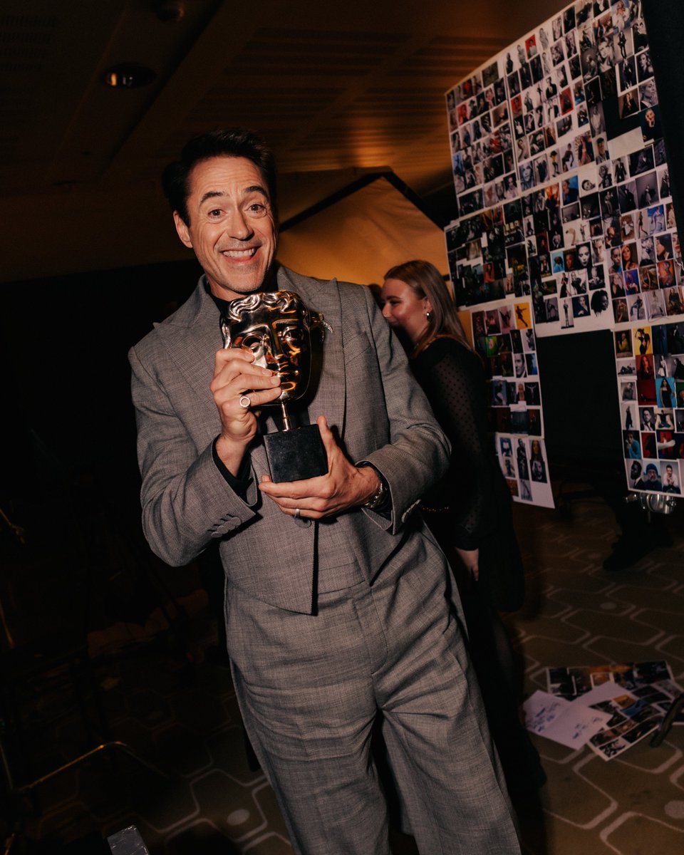 RDJisacupcake's tweet photo. Golden Globe, SAG, BAFTA, Critic Choice, and finally the Oscars.
RDJ SWEEPS 2024 AWARDS https://t.co/GSIfpjpRqs