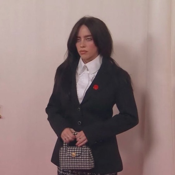 Daily Loud tweet media