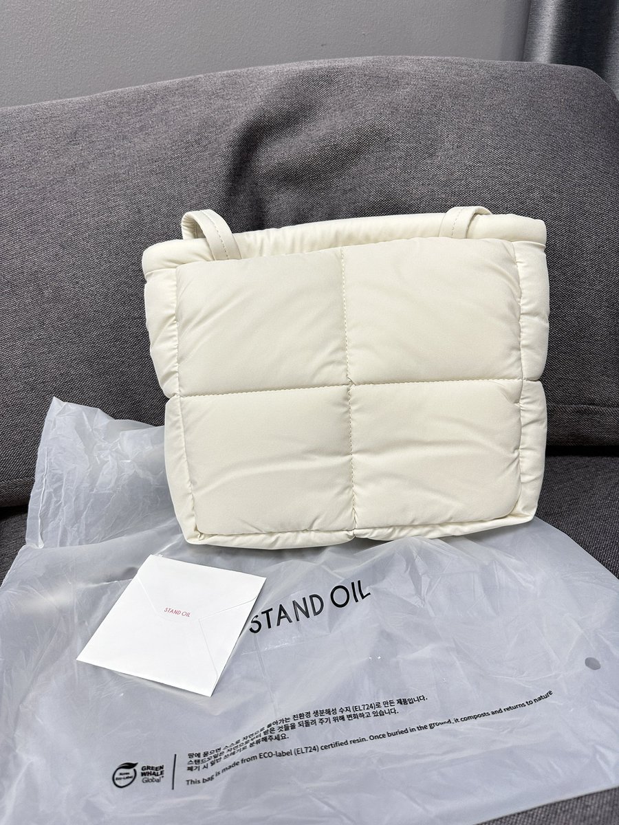 amployii_i's tweet photo. ปล่อย standoil bubble mini bag มือ1 new✨✨
สีครีม 1990 รวมส่ง ขอดูเพิ่มเติมได้ค่า
รุ่นนี้ไม่มีถุงผ้านะคะ มีการ์ดให้ค่ะ
#stanoil #standoilthailand #ส่งต่อstandoil https://t.co/ciWXJ2OM5D