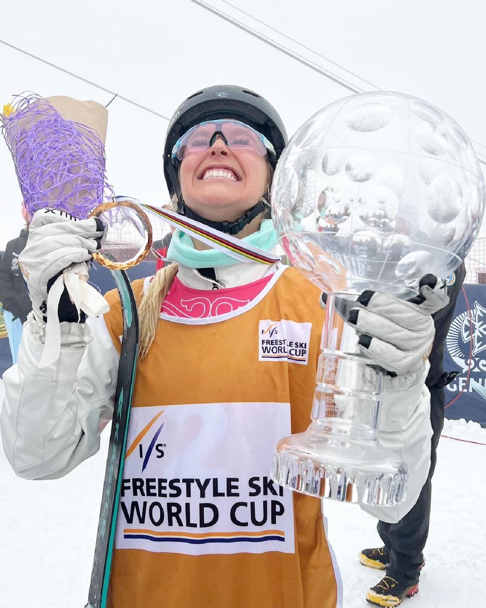 Back-to-back Crystal Globes secured!! ❄️🏆 Aerial skier @DanielleSSki has defended her World Cup champion title in Kazakhstan to join Jacqui Cooper, Alisa Camplin, Laura Peel and Jakara Anthony on the list of Aussies to win back-to-back Crystal Globes! ⛷️ @OWI_AUS | @SnowAust