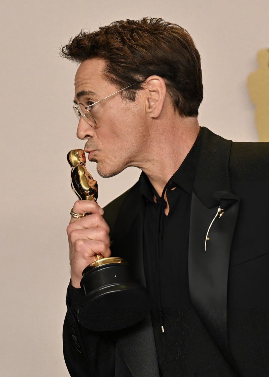 peppperpottss's tweet photo. What a time to be a RDJ stan 😭😭 https://t.co/hlTKngcpXP