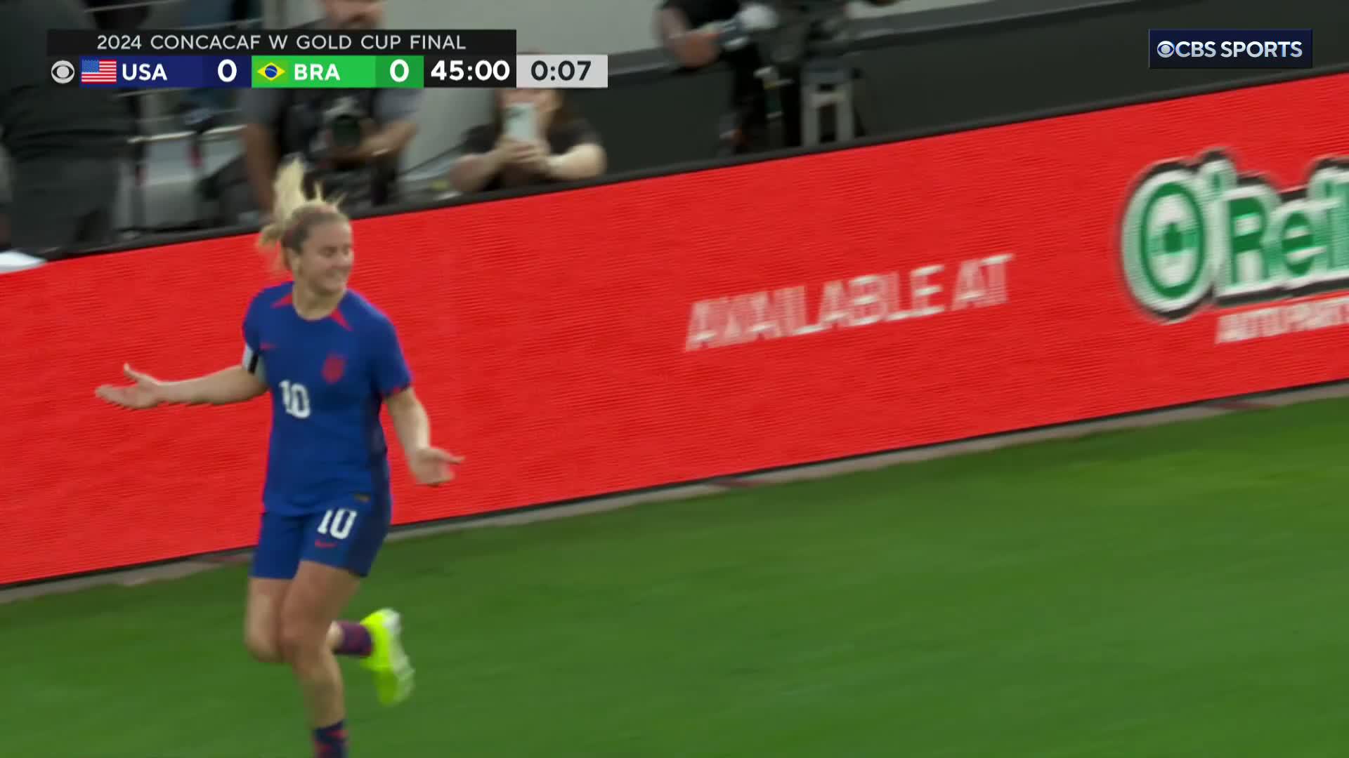 .@LindseyHoran puts us on the front foot going into halftime!🎥 » @AttackingThird