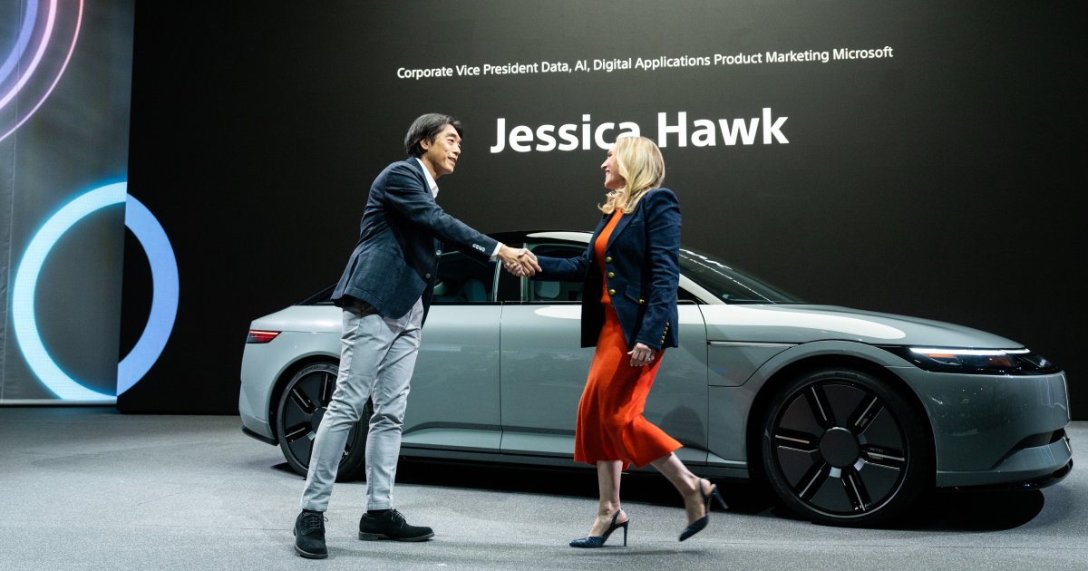 shmAFEELA's tweet image. Entertainment to Work to Shopping seamlessly connected, #hyperpersonalized future mobility experience using Generative AI and cloud. Interview with #Microsoft Jessica Hawk.
#CES2024 #OpenAI #AFEELA #SonyHondaMobility 
spr.ly/6012X7stY