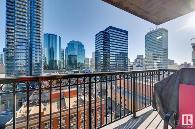 Alma_Hadzic's tweet photo. ** HOT NEW LISTING **
#1403 10180 104 ST NW
MLS# E4376444
$233,000

STUNNING VIEWS! 2 bedroom downtown condo. Walking distance to Rogers Place, MacEwan University, &amp; LRT. Condo fee includes heat &amp; water. TITLED underground parking
#YEG #YegCondos #YegNews #Yegre #YegRealEstate https://t.co/FRSPHzUJXw