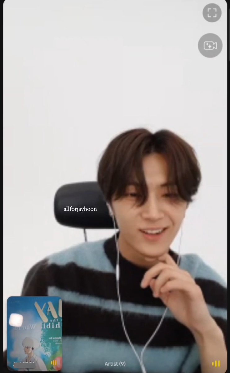 bluejaycart_'s tweet photo. this made me happy and alive ♡

1. maki mentioned the fanbase we made for him (BLUEJAYS_PH) 

2. he was very happy and became excited when he saw the 'guitar picks' that we made for him! 🎸

3. he was smiling when maki announced to him this cup sleeve event that we will be celebrating this coming april (he even said that he will look forward on it) 

@allforjayhoon thank you our JAY's FAVORITE FANBOY for doing all of these! 🥹

I love you so much, Jay. I'll always stay with youuuuuu until the end. See you very soon, my love.