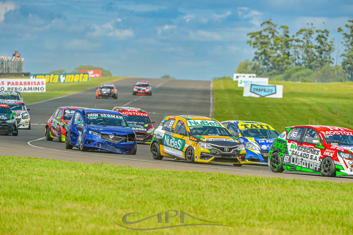 ABANDONAMOS EN PARANA!
Nuestro primer fin de semana en el <a href="/prensatn/">TN</a> sirvió para poder visualizar las correcciones que hacer en el auto.
Agradecer a los sponsors por apoyar este proyecto y a toda la gente que acompaña y empuja!💪🏻