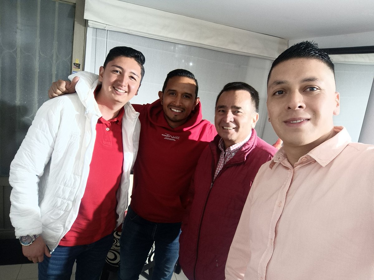 FrediiEs's tweet photo. Primera Tertulia abierta.
Tertulia - Seguridad en Bogotá. Parte 1. https://t.co/19yJkiueio