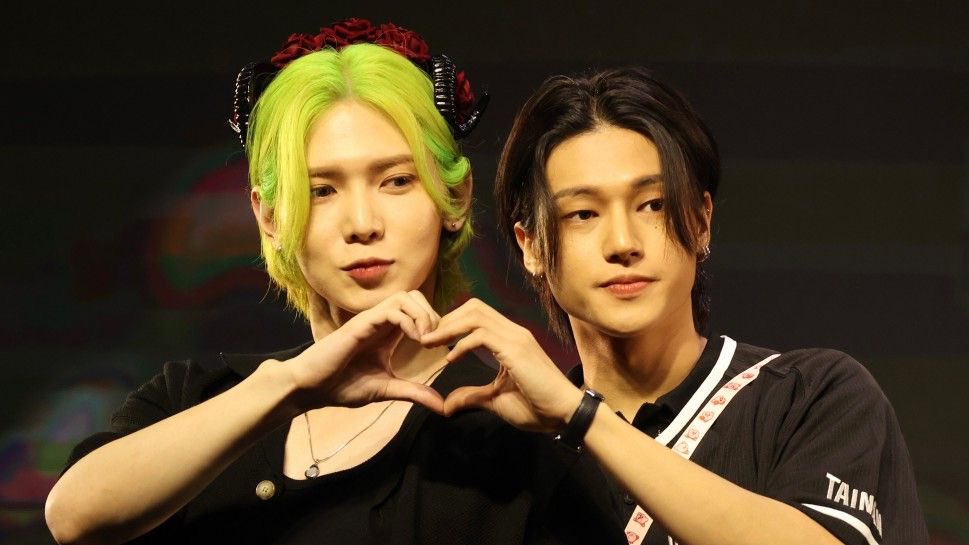 restarting!

so hi,  im sapph! i'm looking for interactive #moots !

⟢﹒ any/prns, 16 / ‘08 liner, rcbyf!!
⟢﹒ ult: ateez
⟢﹒ multi: gidle, xdh, etc
⟢﹒ not new to #stantwt / #kpoptwt
⟢﹒ must be 15+ and age on profile!
⟢﹒ sorta selective fb 

 ↻ / ♡ to be moots!
