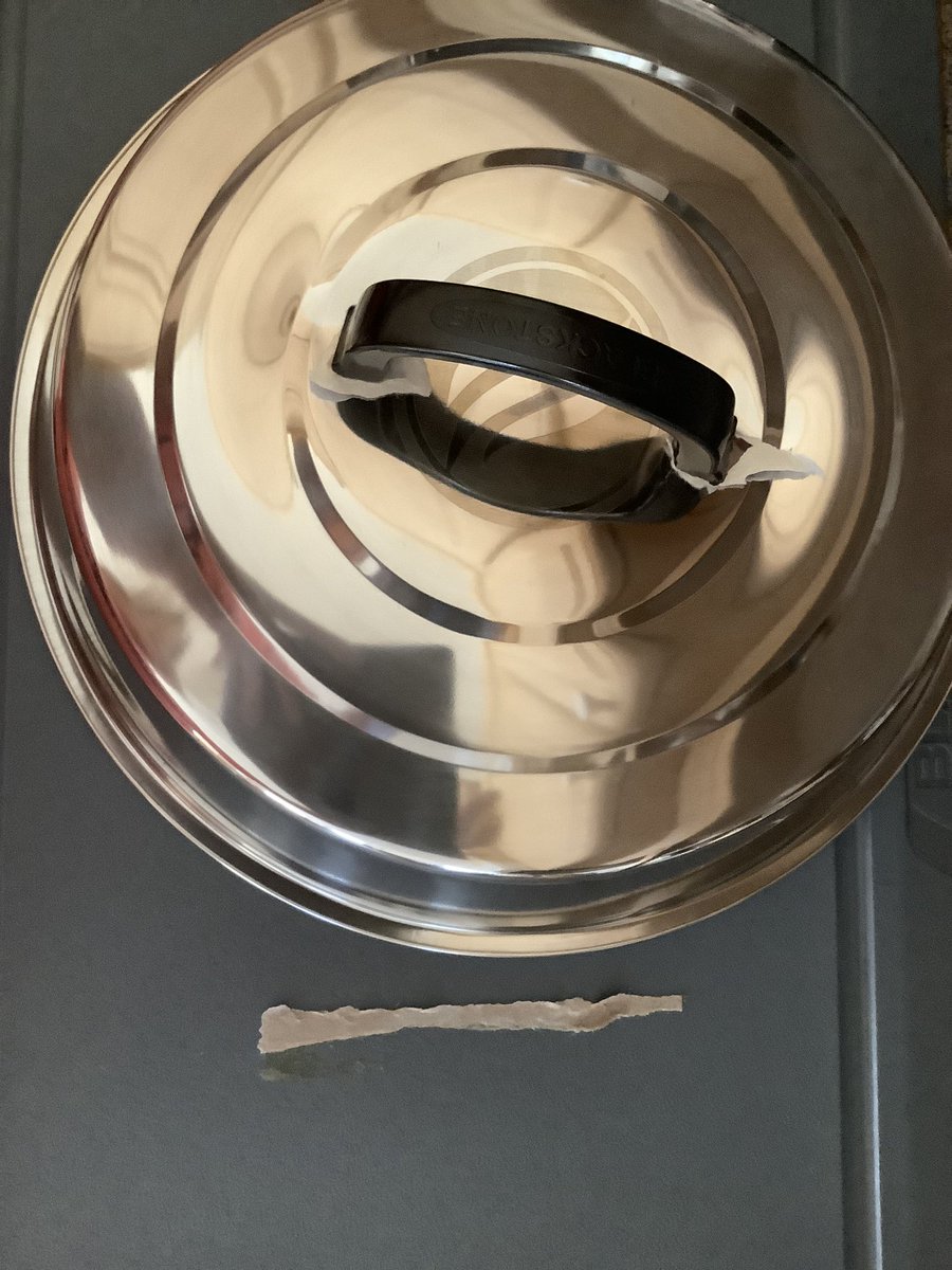 MicCrab51's tweet image. @BlackstoneGrid no wonder u are offering 5/$50….the packaging on the items don’t come off properly… #pain #badpackaging #thankgoodnesscheap