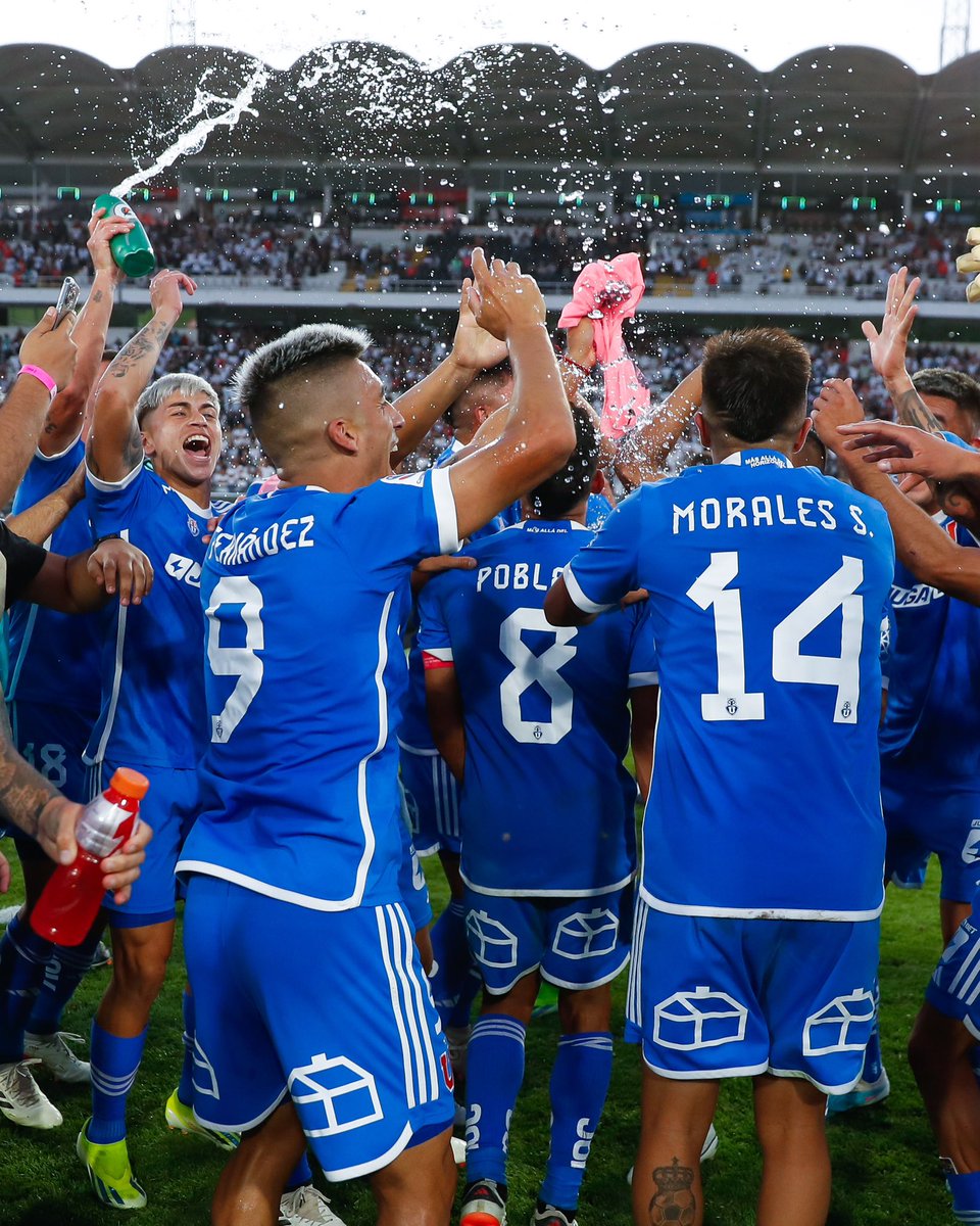 udechile's tweet photo. Domingo con sabor a viernes 🤘🏼🔵🔴 https://t.co/20f4NQNNPG