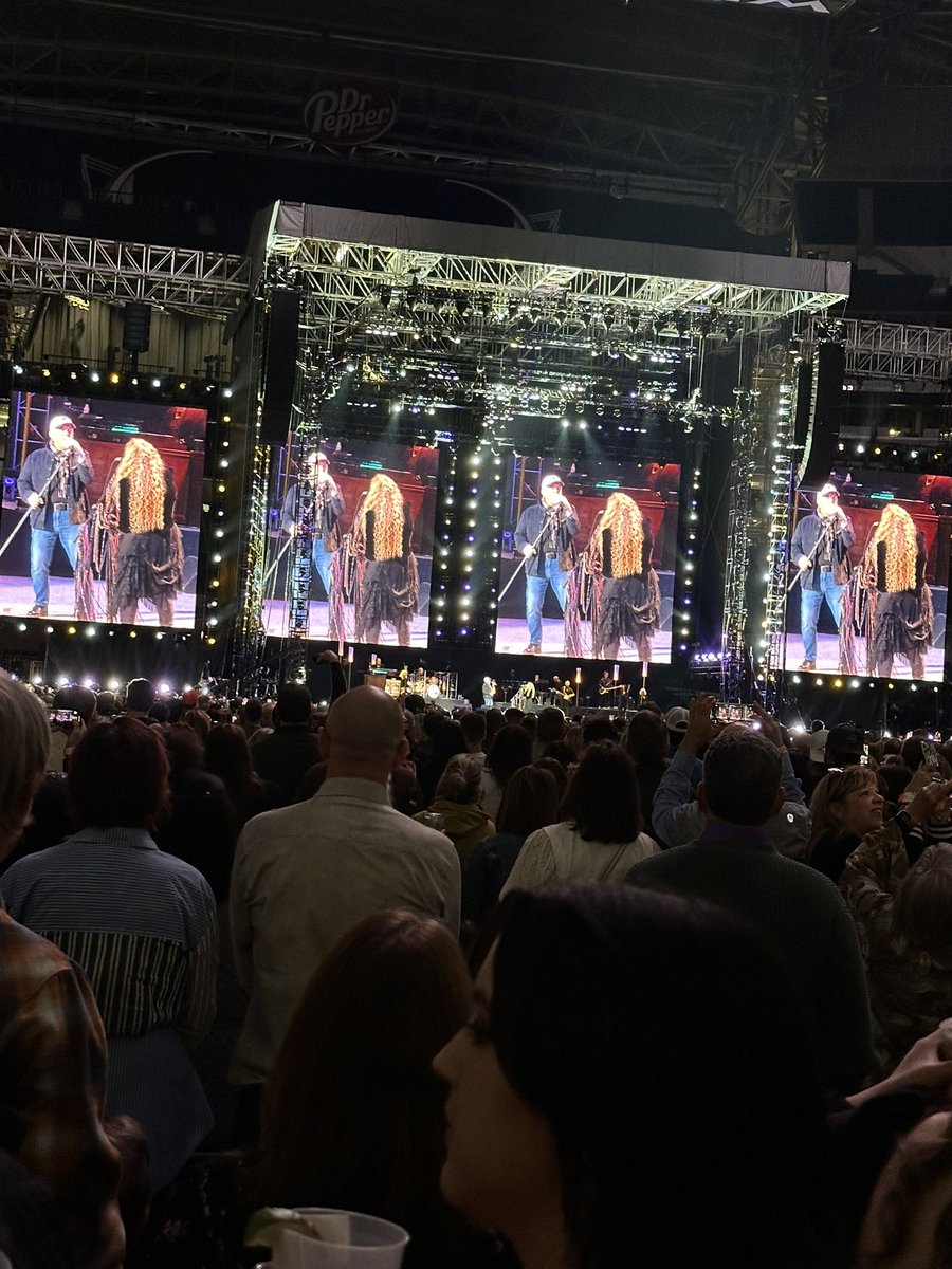 Last we had a date with <a href="/billyjoel/">Billy Joel</a> &amp; <a href="/StevieNicks/">Stevie Nicks</a> and man, they still got it!