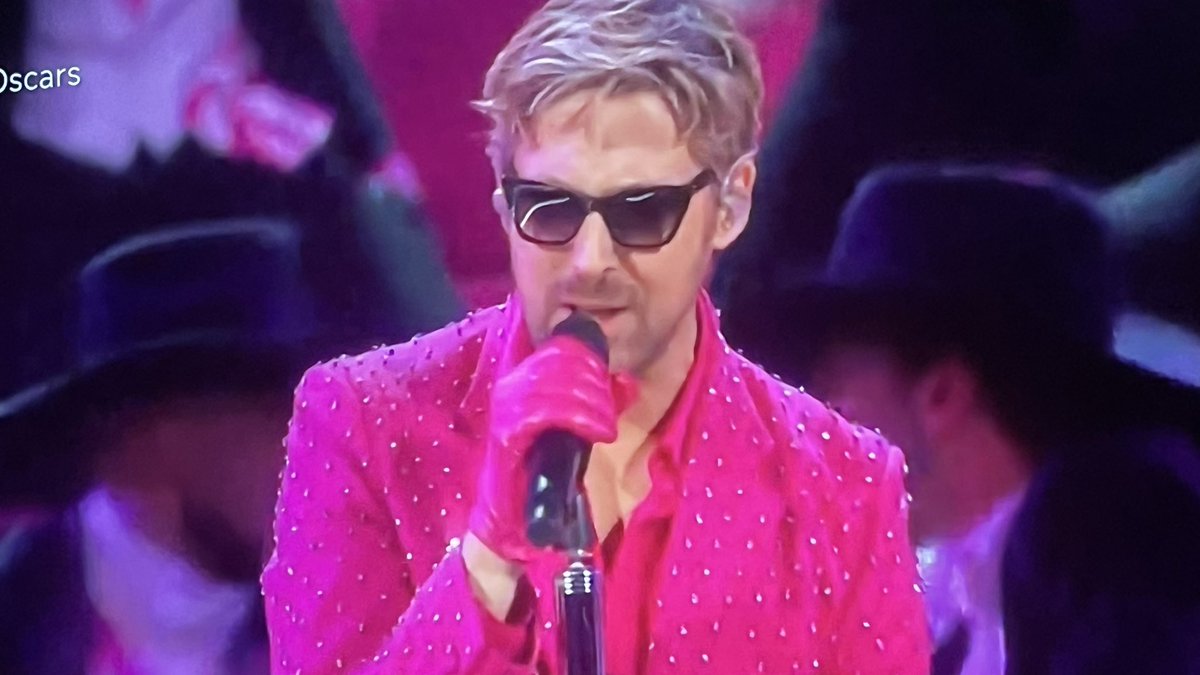 arthur_deadeye's tweet photo. Ryan Gosling com o melhor vocal da noite e o maior carisma cantando I’m Just Ken 

#oscars #Oscars2024 https://t.co/qbGdRKWcCc