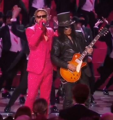 Slash tocando en los Oscar junto a Ryan Gosling “I’m Just Ken” 😍