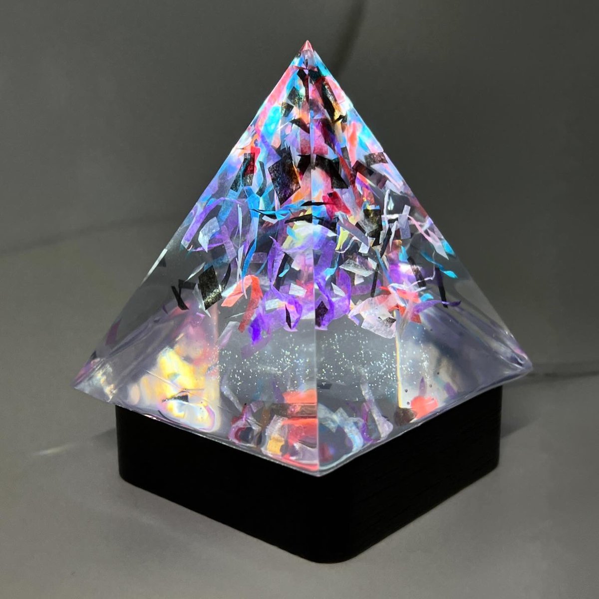 ZaoNecklaces's tweet image. Confetti from Halsey shows; HFK, Manic Release Show, IICHLIWP.
I have this one listed on my Etsy. 

#iichliip #hfk #halsey #loveandpowertour #etsy #womenowned #womenownedbusiness #confetti