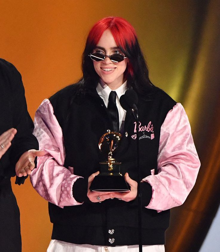 PopBase's tweet photo. Billie Eilish becomes the first artist this century to win both Song of the Year at the Grammys and Best Original Song at the #Oscars. https://t.co/ArxiehKbFg