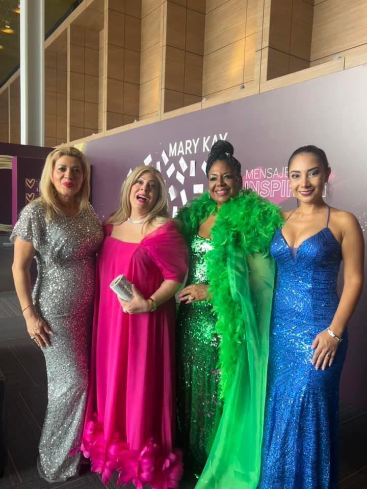 sabrinamonday's tweet image. We celebrate the achievements and success of women who have fulfilled their dreams with Mary Kay 🥂 You too can be recognized for your achievements being a Beauty Consultant 😍 Discover all the benefits here marykay.com.co/MTO
#SeminarioMKCO2024 #MaryKay #PotencialMK
