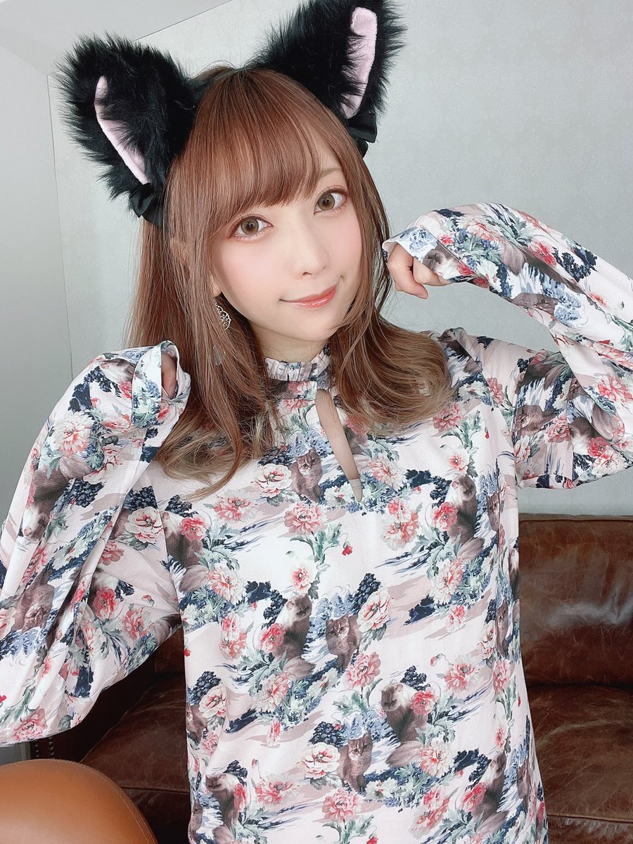 saki_miyamoto's tweet photo. やっほ〜🐈‍⬛🐾 https://t.co/yZGxWIG2u9