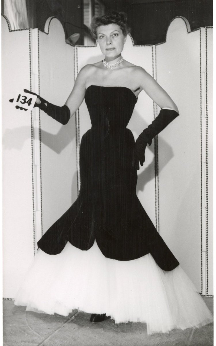 “I think it’s my favorite dress I’ve ever worn,” gushes Best Actress nominee #CareyMulligan on the archival #Balenciaga gown, dating back to 1951, that the French fashion house recreated for the 2024 #Oscars. vogue.cm/Zfw8EjY