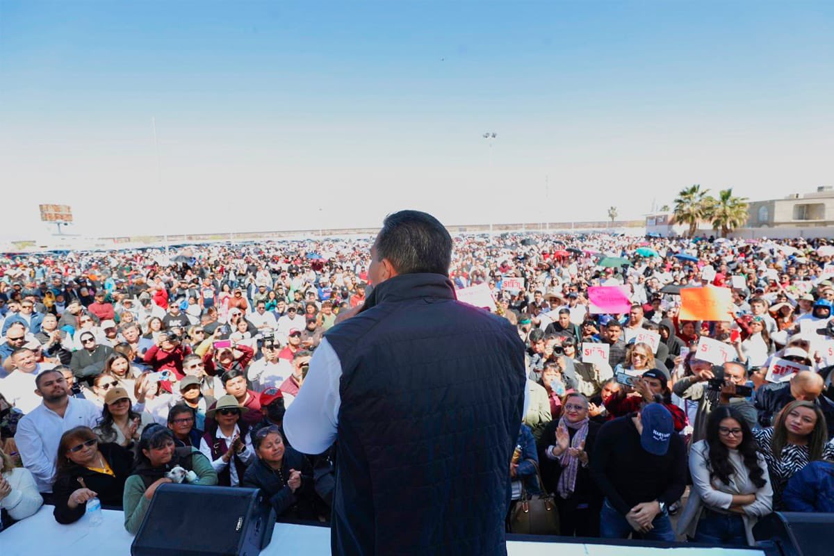 CruzPerzCuellar's tweet photo. "Seguiré trabajando bajo lo ideales que he aprendido en mi vida, de mi familia y de la #4T: no mentir, no robar y jamás traicionar a las y los juarenses.

Estoy sumamente honrado y agradecido por sus muestras de apoyo 🙌

¡Que viva Ciudad Juárez! ¡Que viva México! 👏👏🇲🇽" https://t.co/qZskhQlhlv